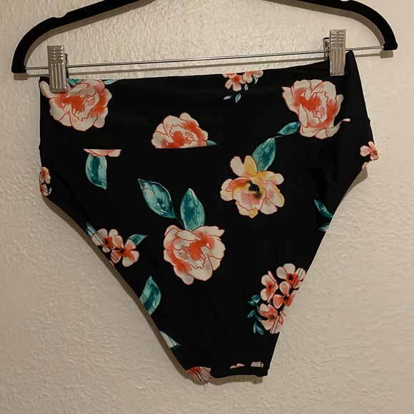 VINTAGE INSPIRED Floral Bikini - Picture 6 of 6